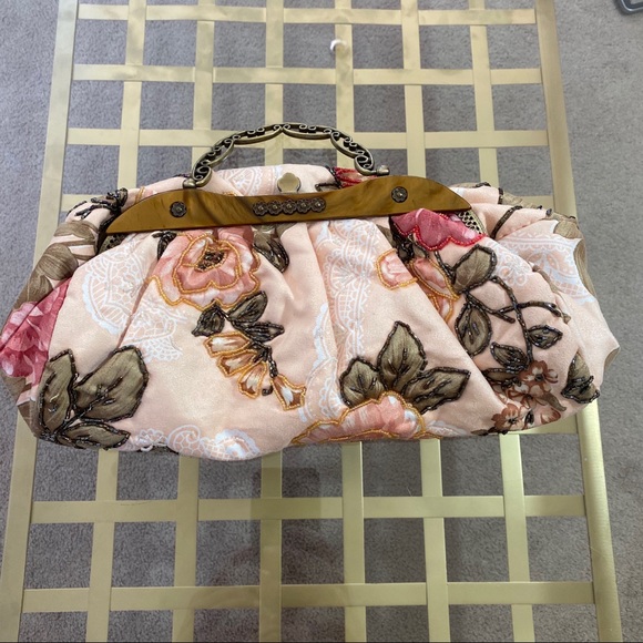 Floral Beaded Handbag - Picture 3 of 8